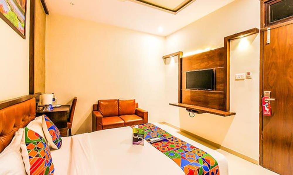 FabHotel Hybrid Theory Suites