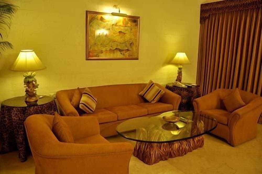 The Golden Palms Hotel & Spa, Bangalore