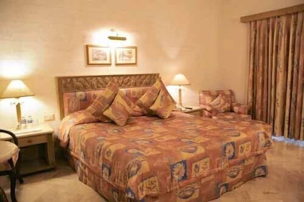 The Golden Palms Hotel & Spa, Bangalore