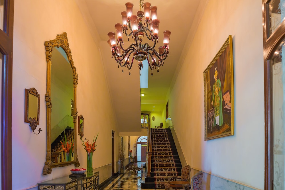 The Lalit Laxmi Vilas Palace