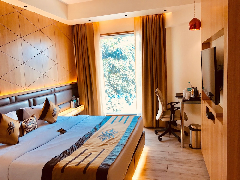 JRD Pride -Business Hotel