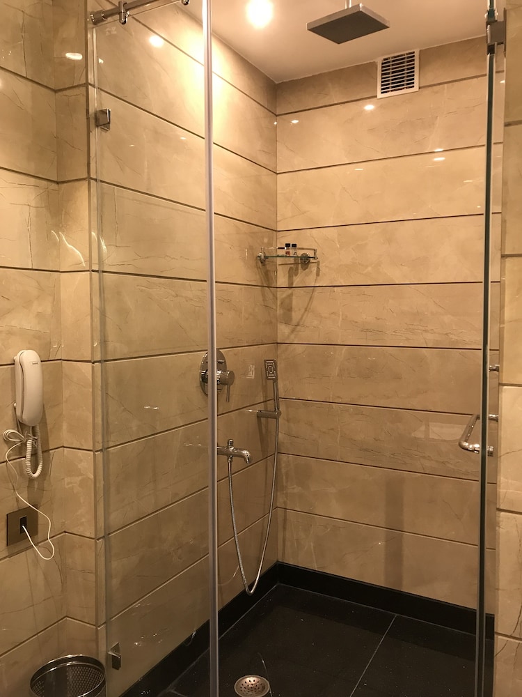 JRD Pride -Business Hotel