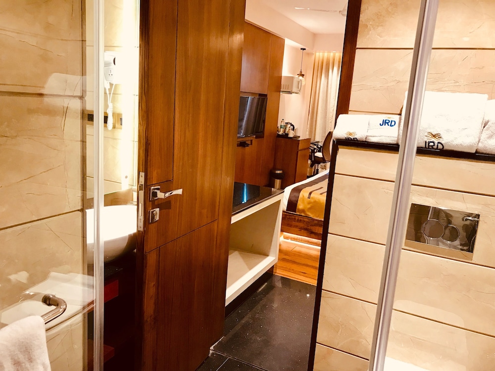 JRD Pride -Business Hotel