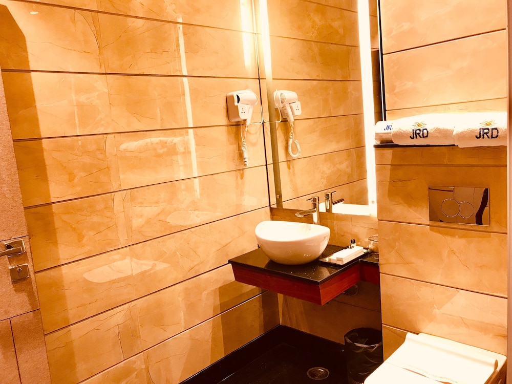 JRD Pride -Business Hotel