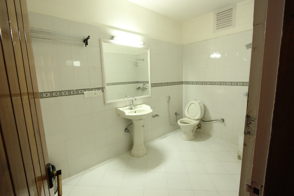  Hotel Snow View Manali - Main Mall Road