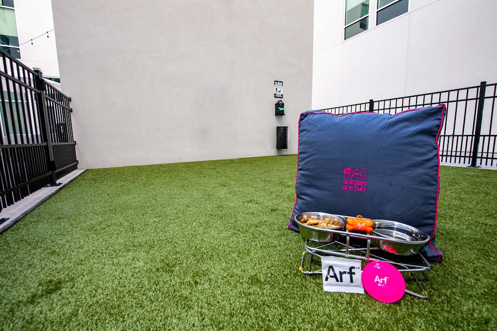 Aloft Savannah Downtown Historic District