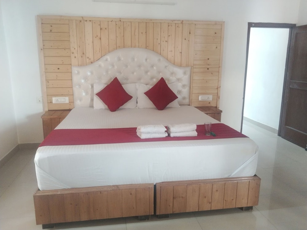 Kasauli Regency (Hangout-Rooftop Bar & Lounge)