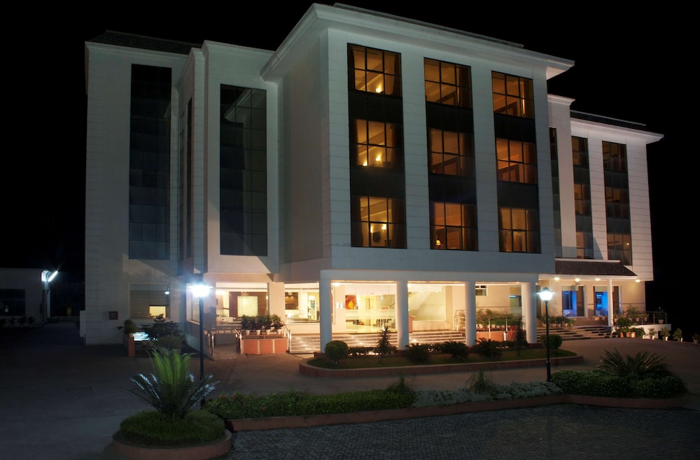 Legend Sarovar Portico Baddi - A Sarovar Hotel