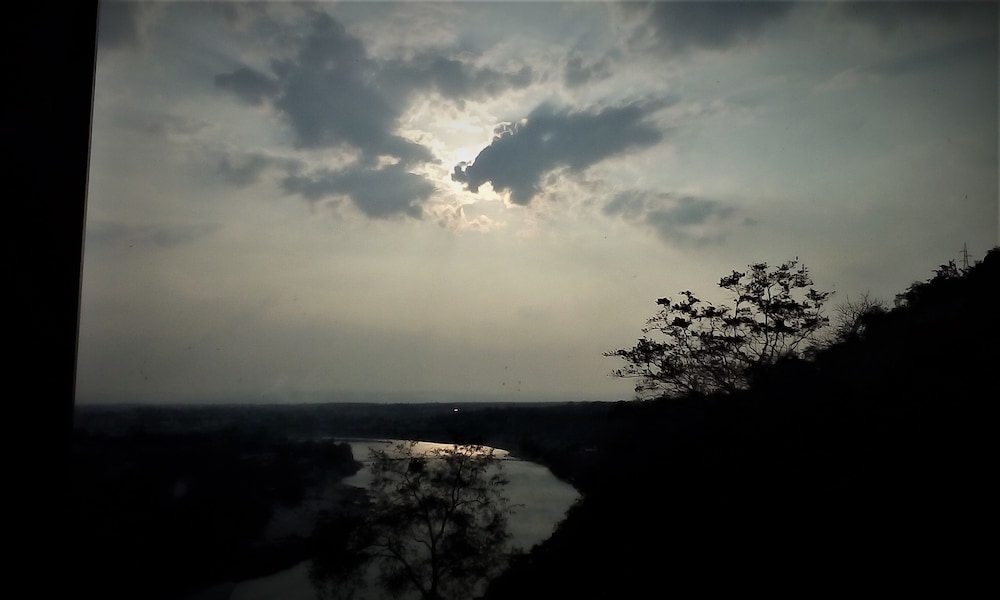 Hotel Ganesha Inn Ganga View