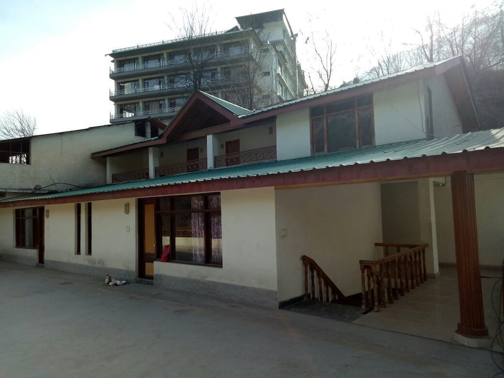 Janghu Hotel And Restaurant