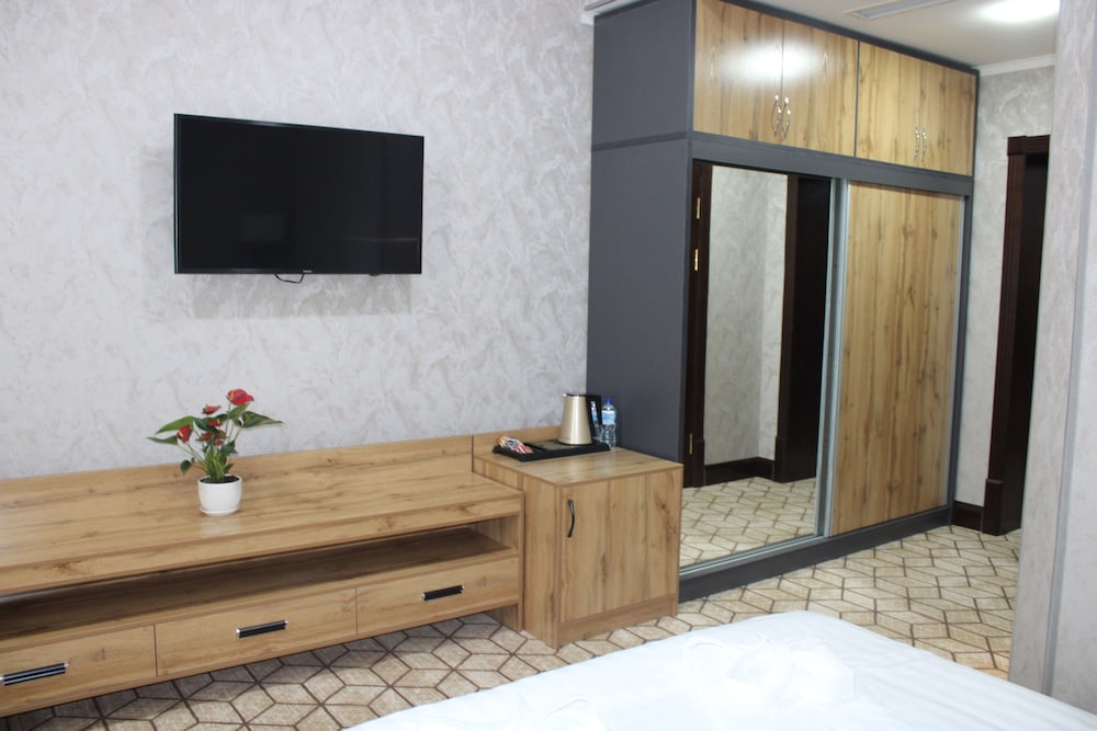Zarafshan Granf Hotel