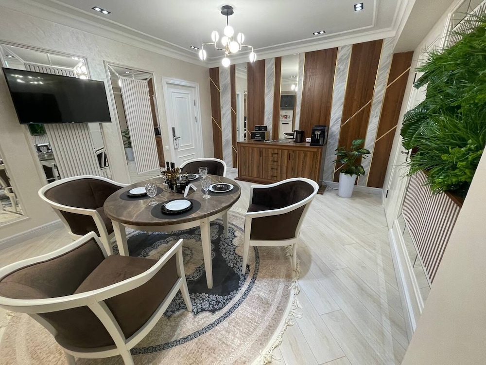 Zarafshan Granf Hotel