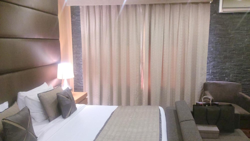  Udman Hotel Panchshila Park