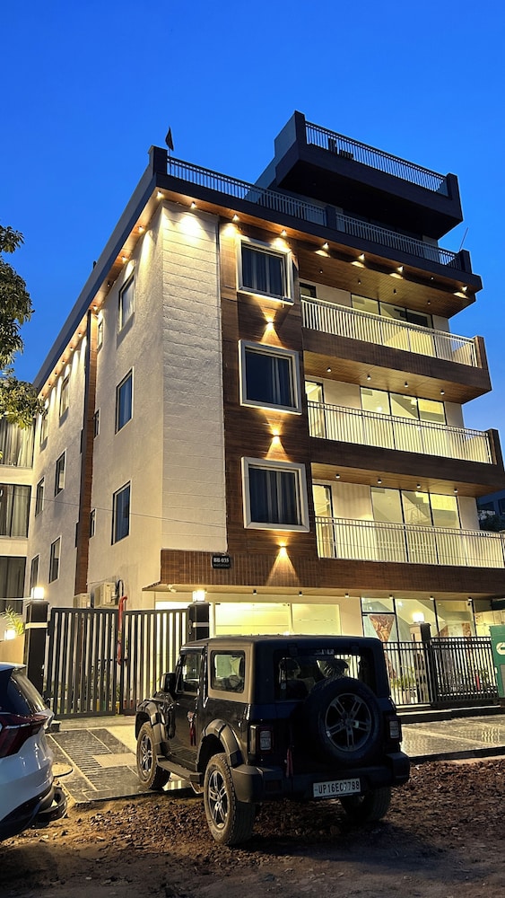 Raksha Suites & Banquet Hall Greater Noida