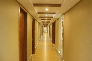 YIWU RUIFENG HOTEL