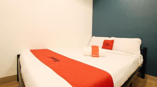 RedDoorz Plus @ San Marcelino Malate 