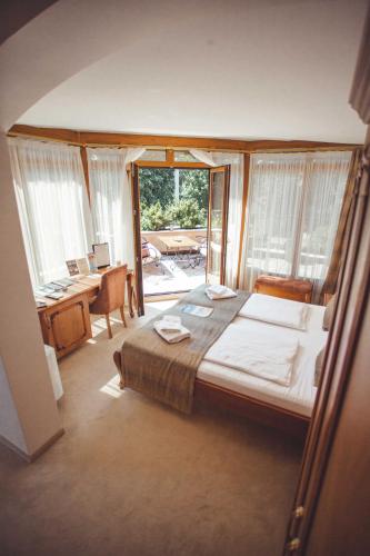 Provence rooms