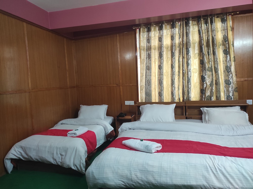 Hotel Tawang Holiday
