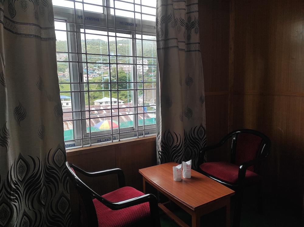 Hotel Tawang Holiday