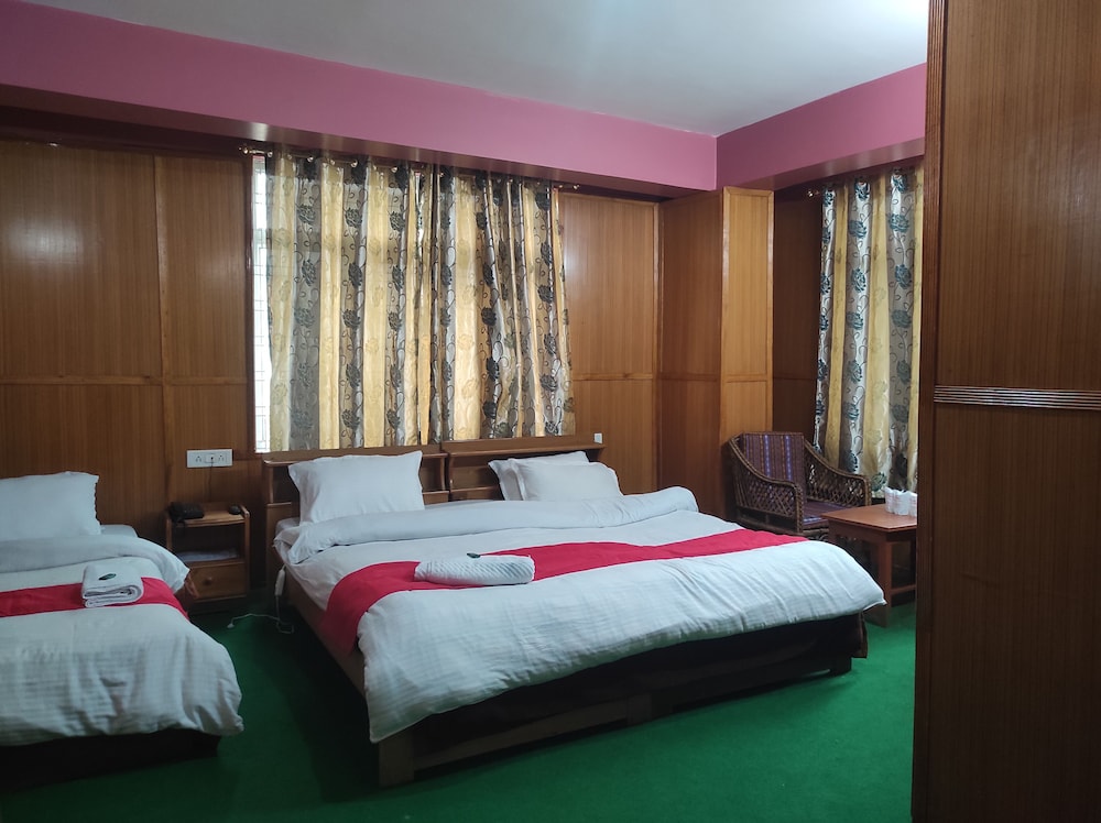 Hotel Tawang Holiday