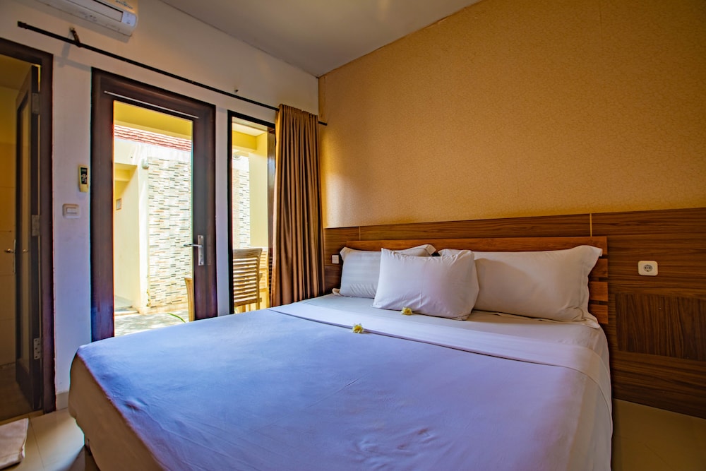 Gili Sands Hotel & Bar