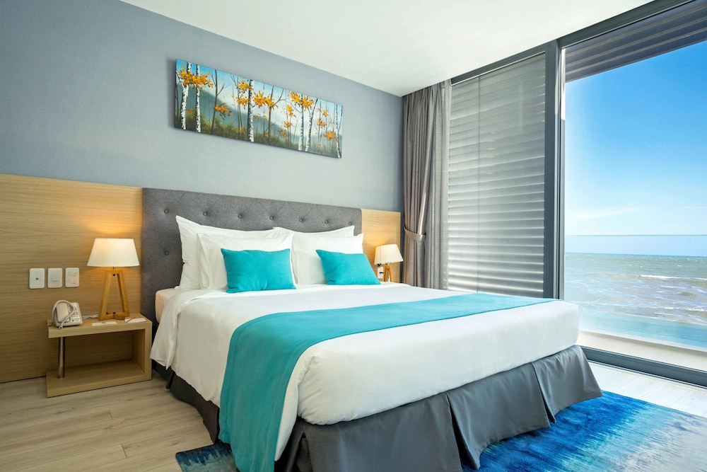 Oceanami Villas & Beach Club