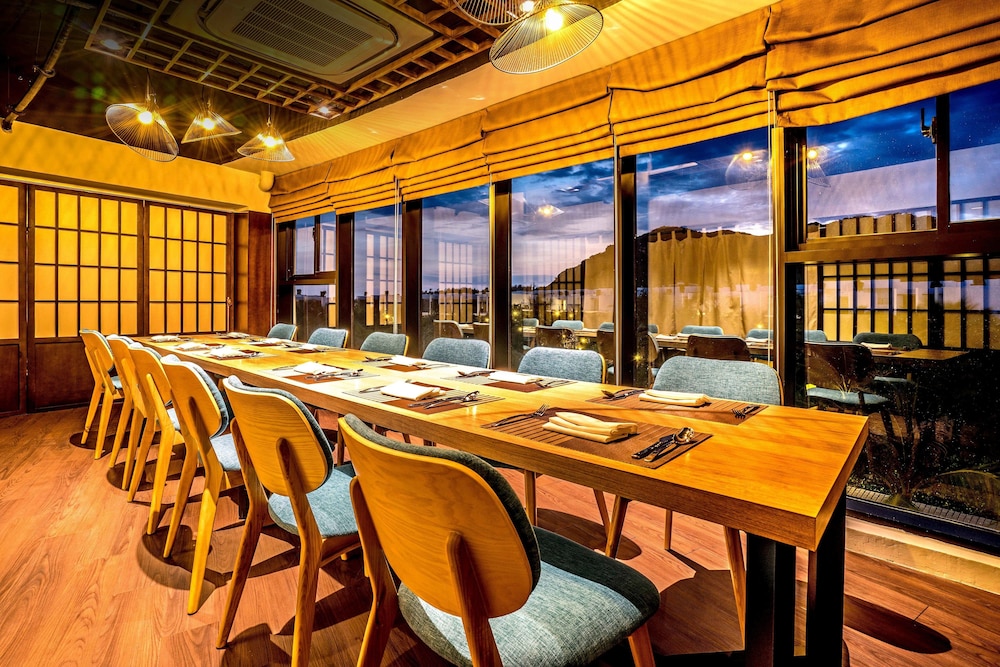 Oceanami Villas & Beach Club