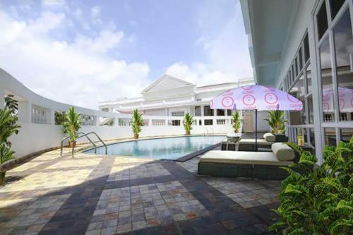 Camelot Hotel