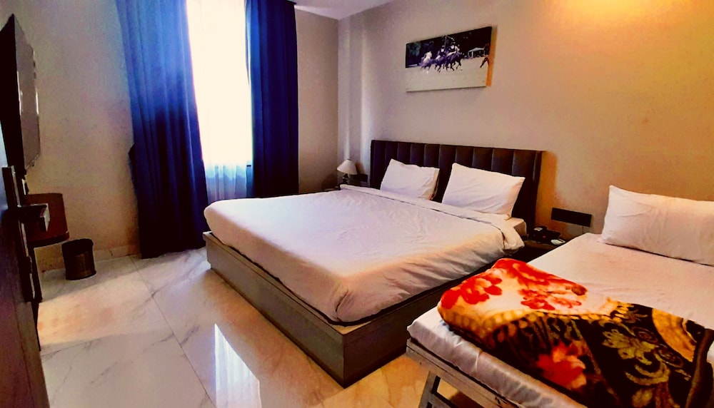 Tushar Group of Hotels - Polo Inn Sez