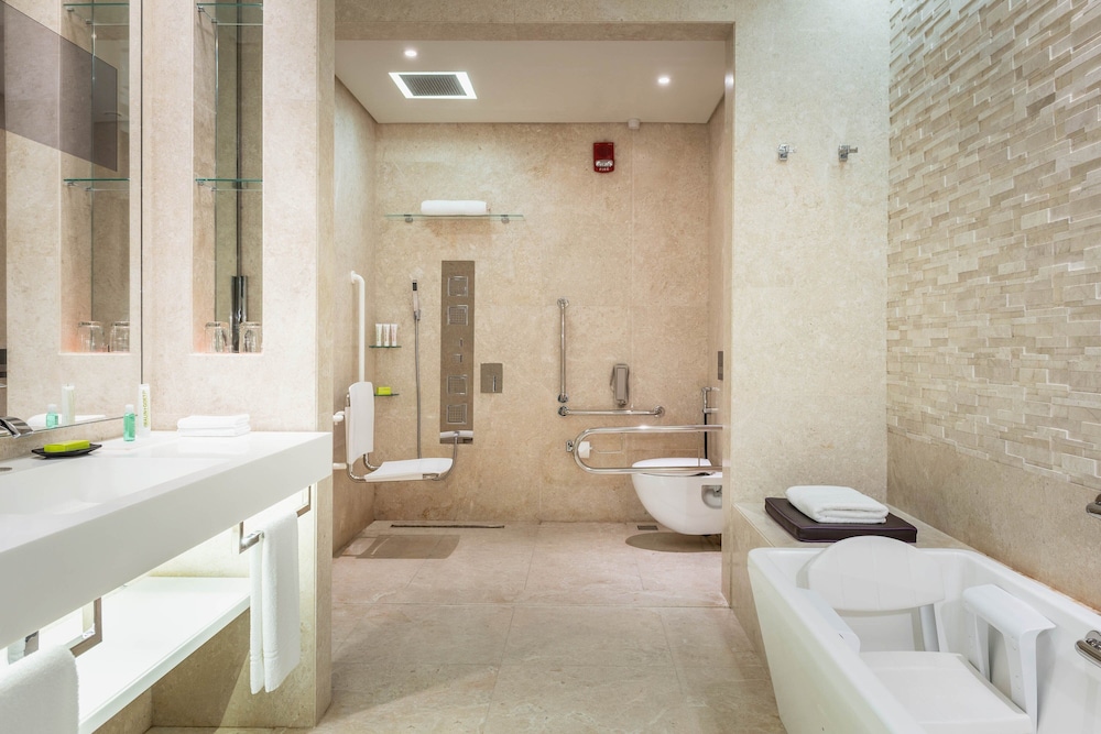Le Meridien Dubai Hotel & Conference Centre