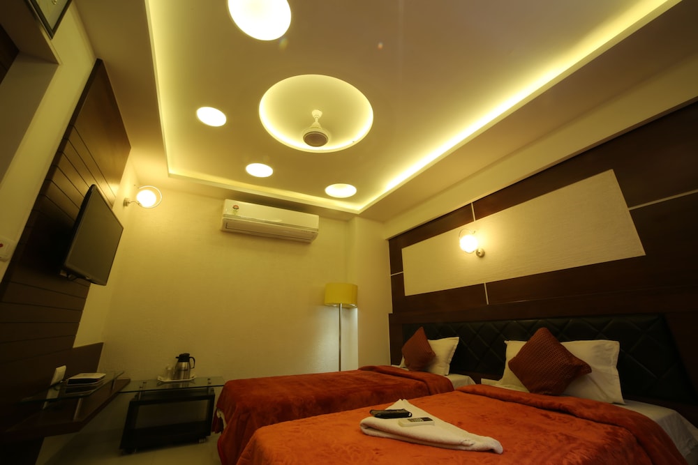 HOTEL GRAND PRAGATI