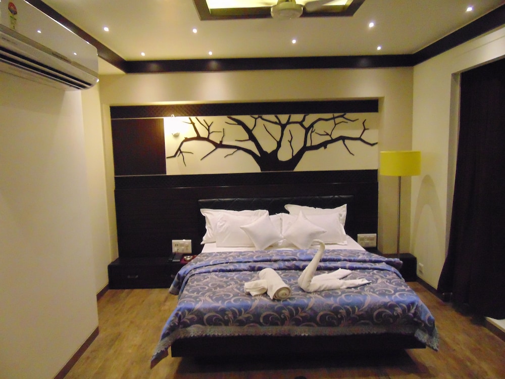 HOTEL GRAND PRAGATI