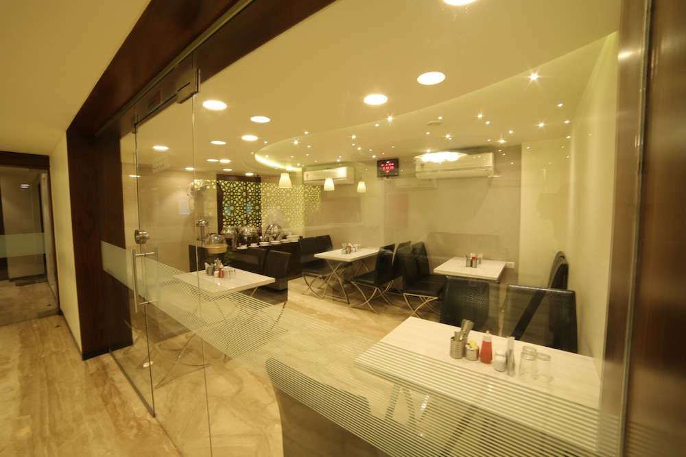 HOTEL GRAND PRAGATI