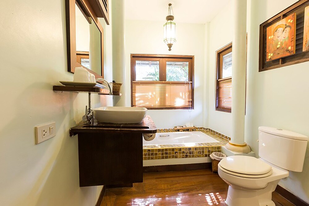 Lanna Dusita Riverside Boutique Resort
