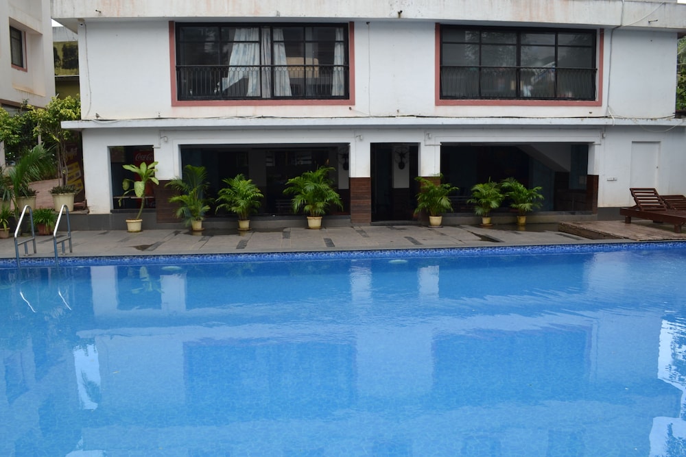 Stay Simple Sunkissed Plaza Resort