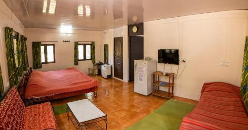 Bamboo Banks Farm & Guest House