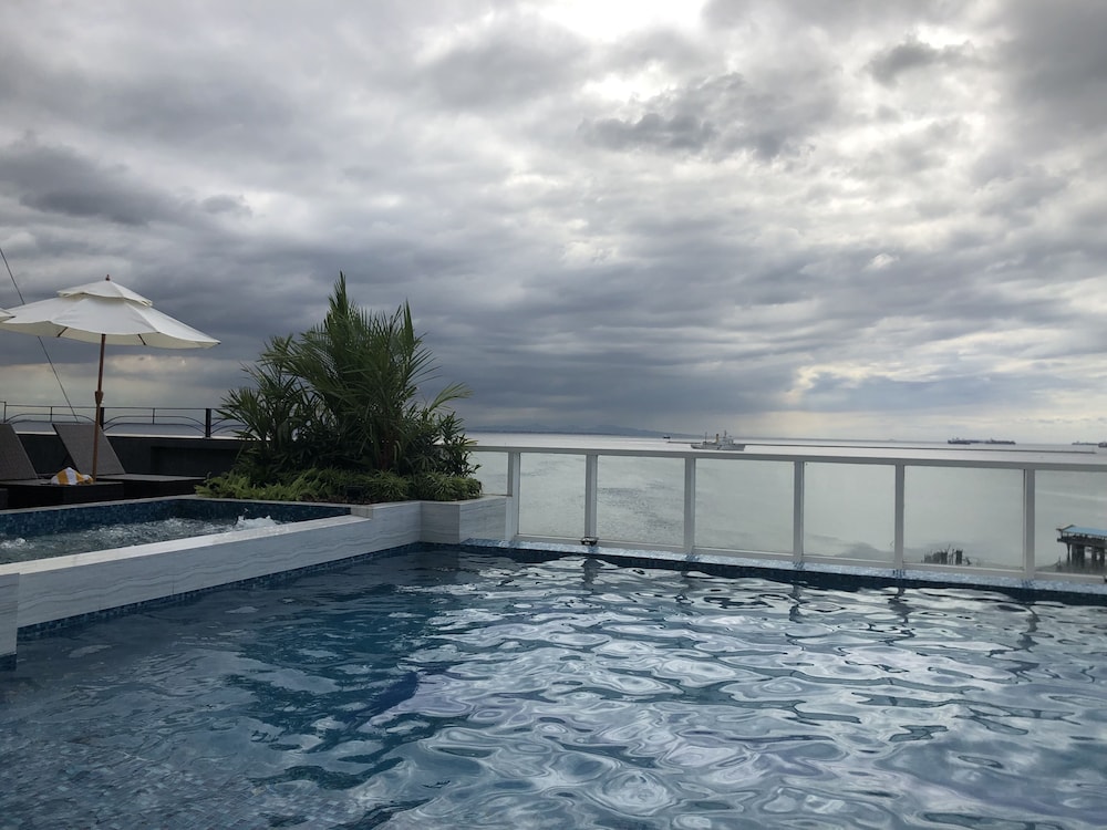 Rizal Park Hotel