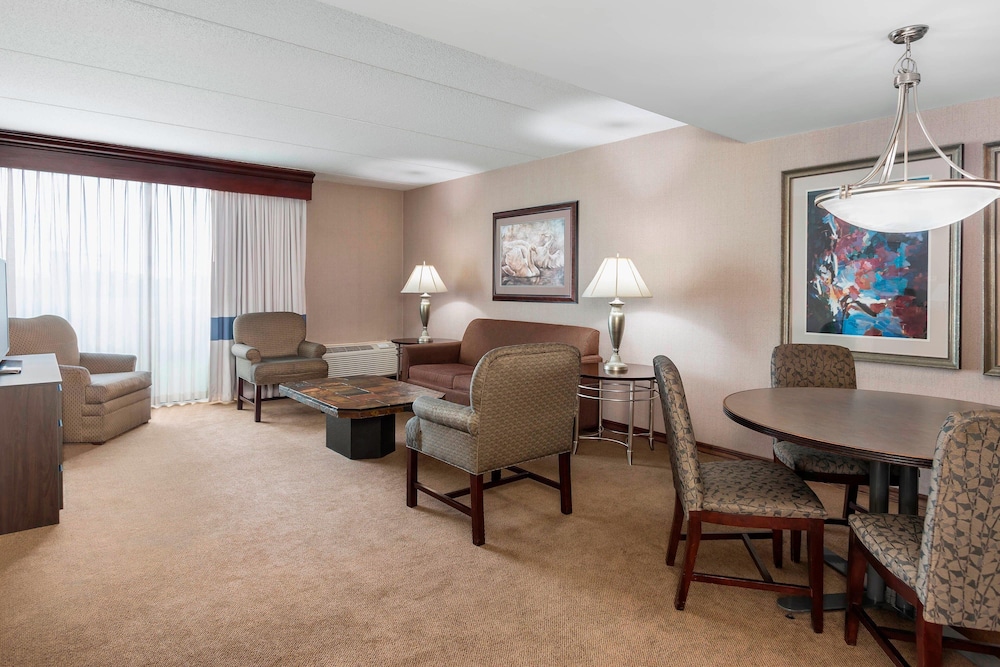 Four Points by Sheraton Chicago O'Hare Airport