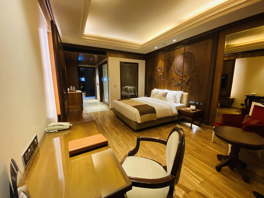 Seven Seas Hotel