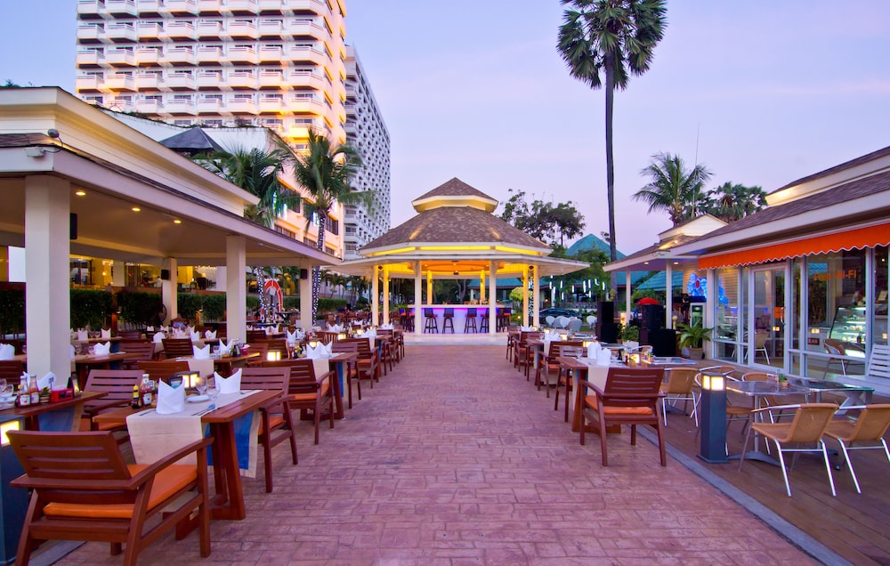 GRAND JOMTIEN PALACE HOTEL