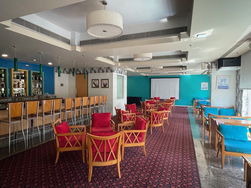 Hometel Chandigarh - A Sarovar Hotel