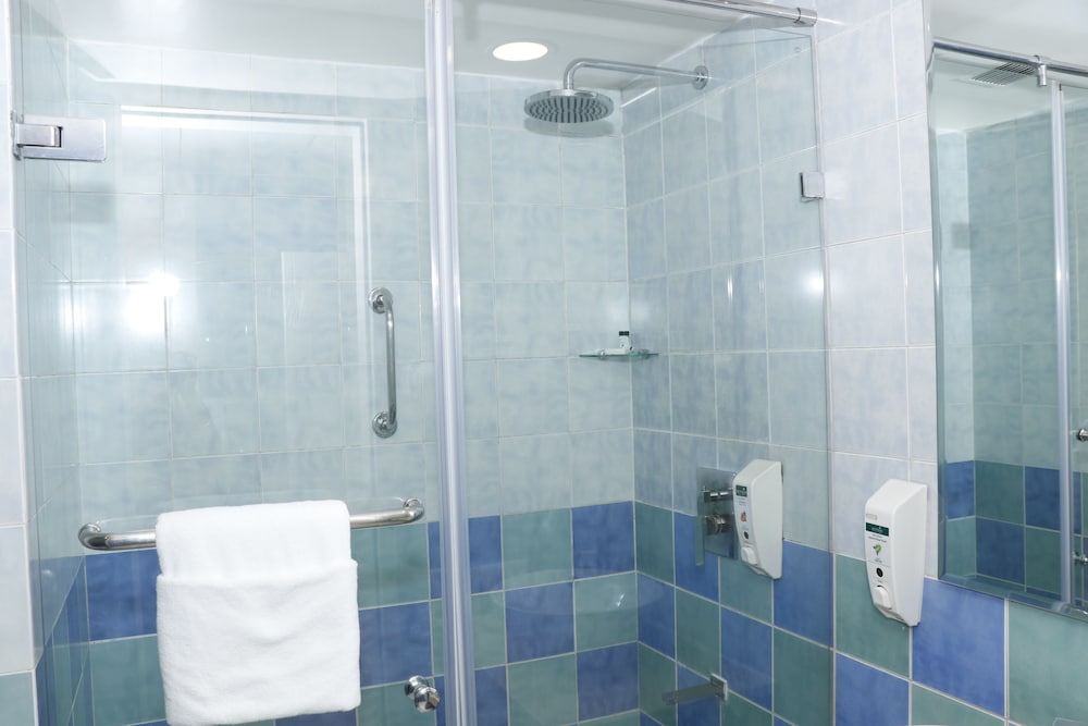 Hometel Chandigarh - A Sarovar Hotel