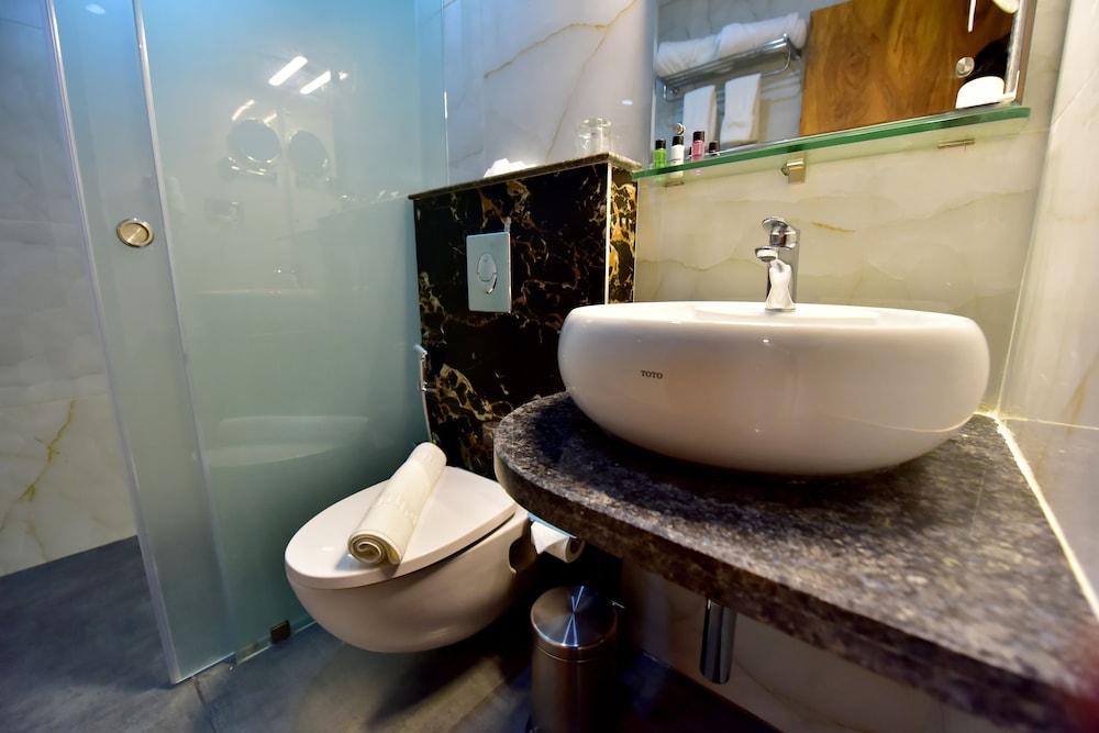 Capital O 5829 Gardeenia Comforts Suites