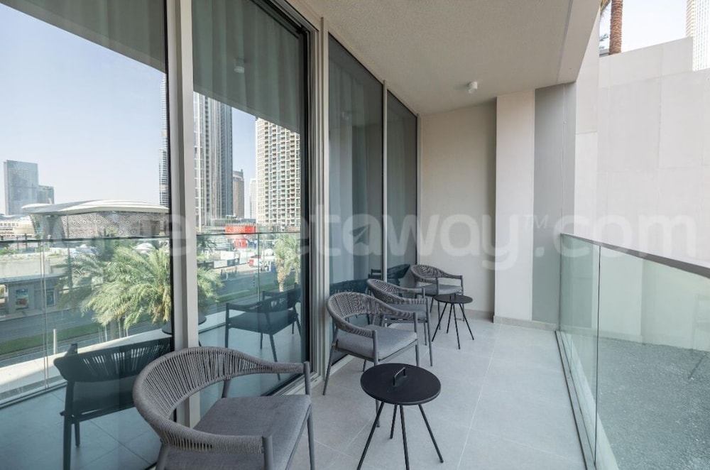 HomesGetaway-ForteDowntown 3BR MaidsRoom