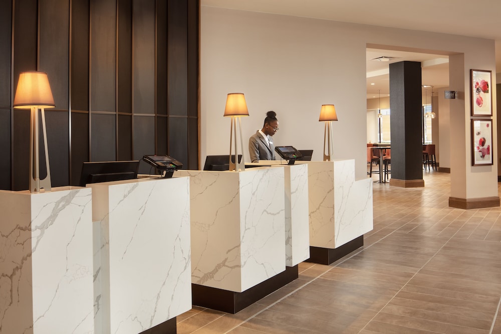 Crowne Plaza Dallas Market Ctr - Love Field by IHG