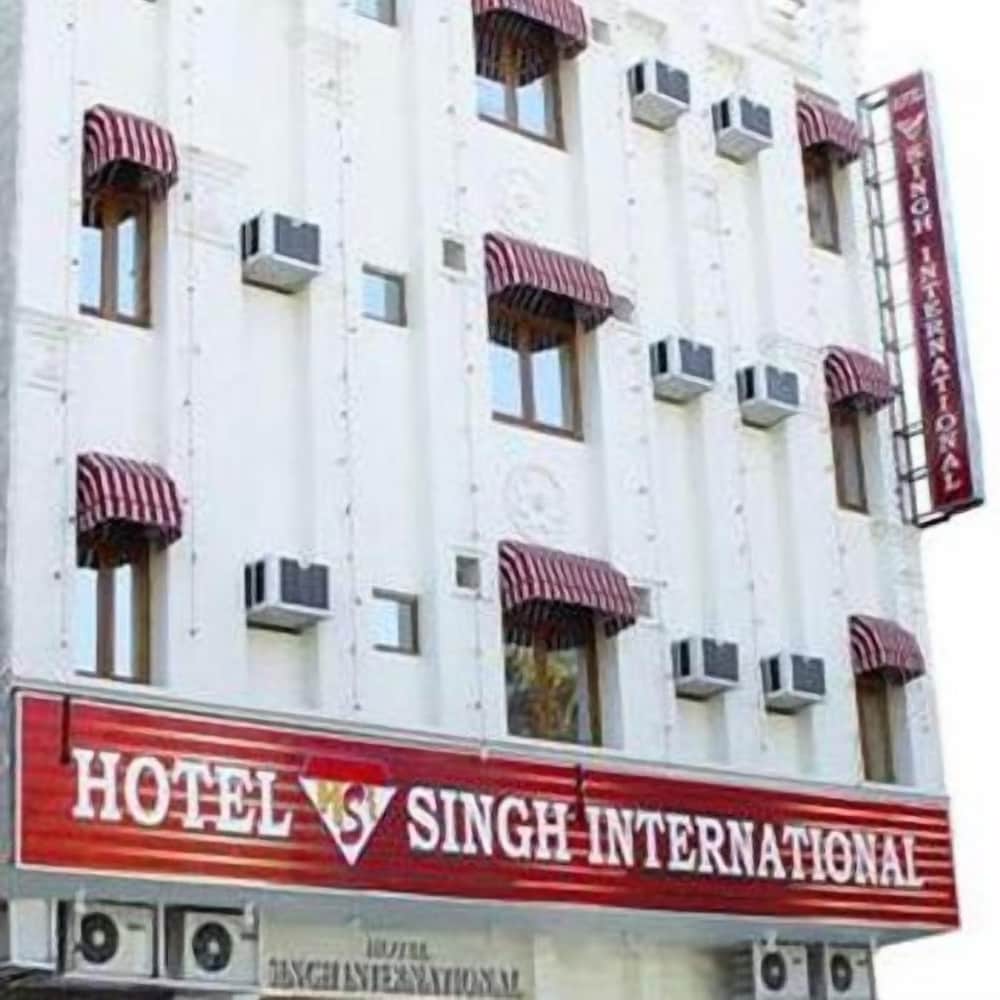 Hotel Singh International near Gaffar Market