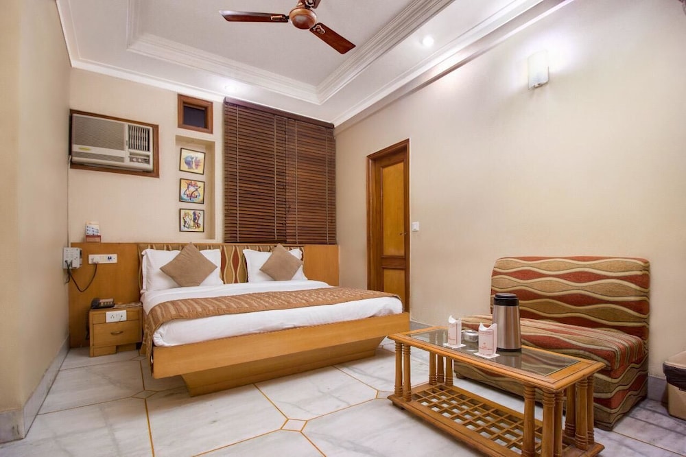 Hotel Singh International near Gaffar Market
