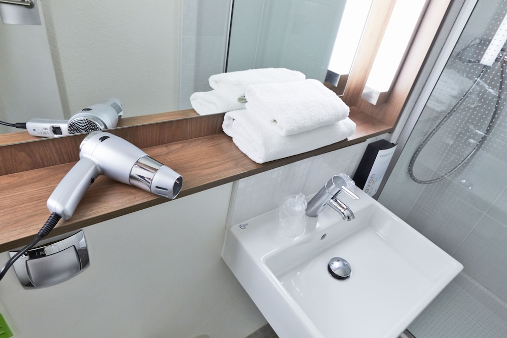 B&B HOTEL Saint-Witz Roissy