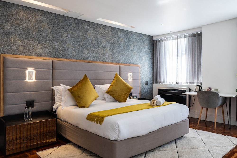 Cape Diamond Boutique Hotel