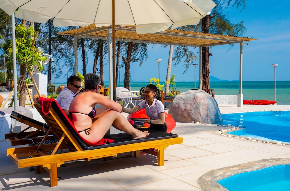 Villa Cha-Cha Krabi Beachfront Resort